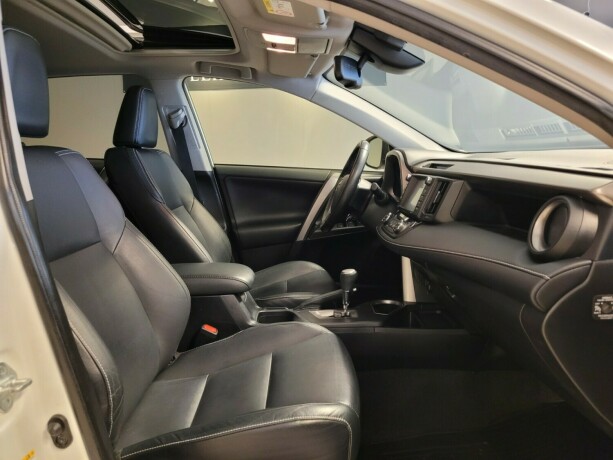 toyota-rav4-elektrisitetbensin-2016-big-10