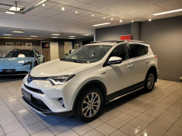 toyota-rav4-elektrisitetbensin-2016-big-7