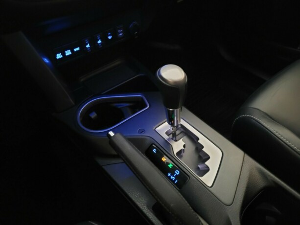 toyota-rav4-elektrisitetbensin-2016-big-24