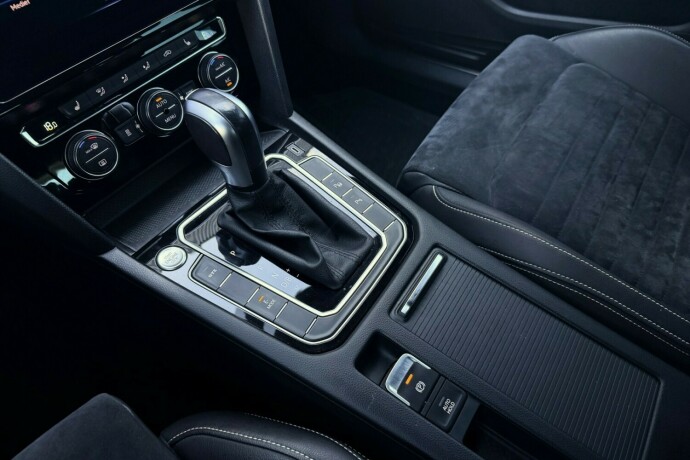 volkswagen-passat-elektrisitetbensin-2020-big-29