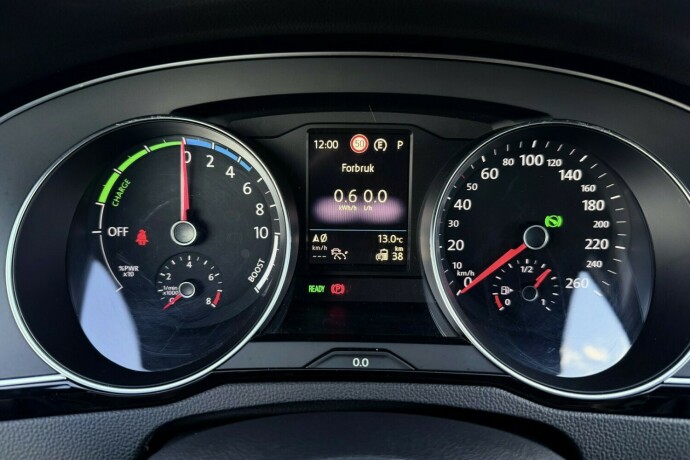 volkswagen-passat-elektrisitetbensin-2020-big-21