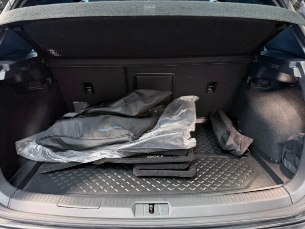 volkswagen-golf-elektrisitetbensin-2016-big-18