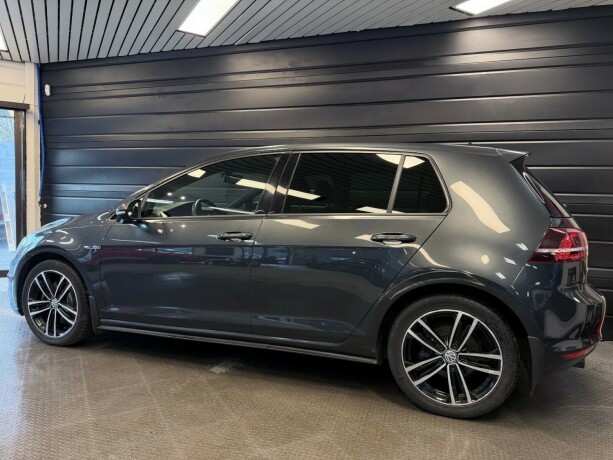 volkswagen-golf-elektrisitetbensin-2016-big-4