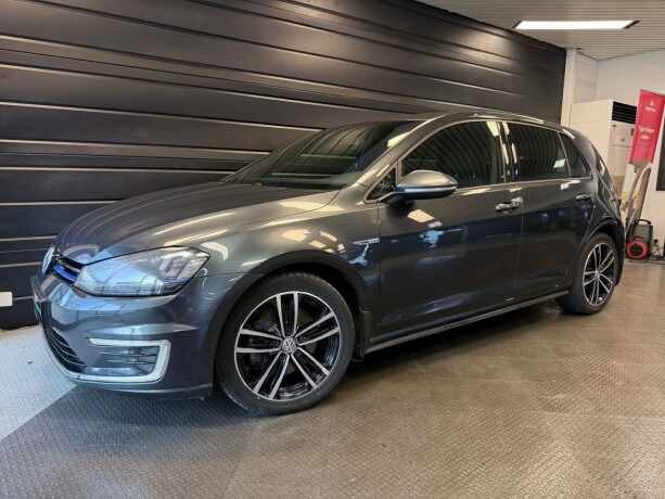 volkswagen-golf-elektrisitetbensin-2016-big-1