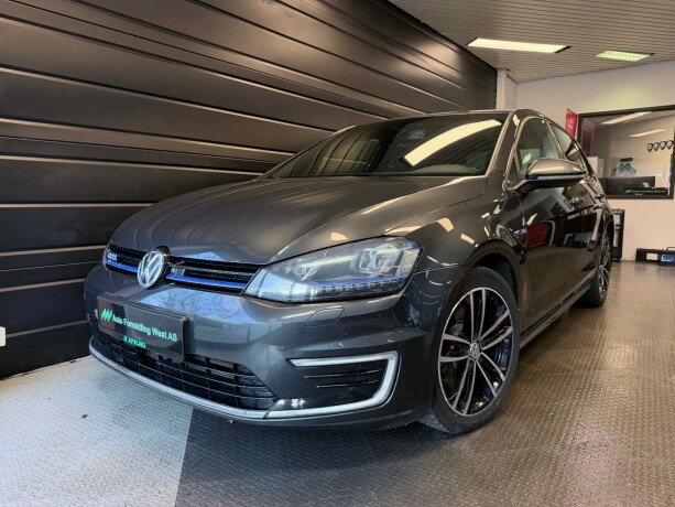 volkswagen-golf-elektrisitetbensin-2016-big-2