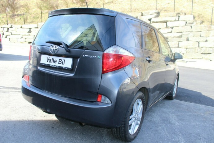 toyota-verso-s-bensin-2013-big-3