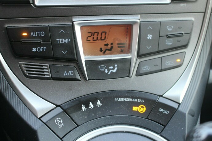 toyota-verso-s-bensin-2013-big-11