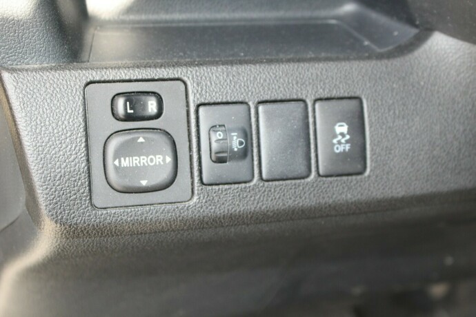 toyota-verso-s-bensin-2013-big-8