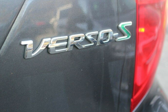 toyota-verso-s-bensin-2013-big-4