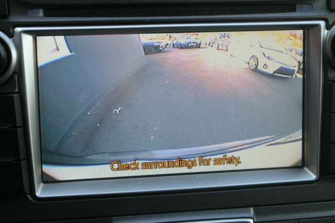 toyota-verso-s-bensin-2013-big-10