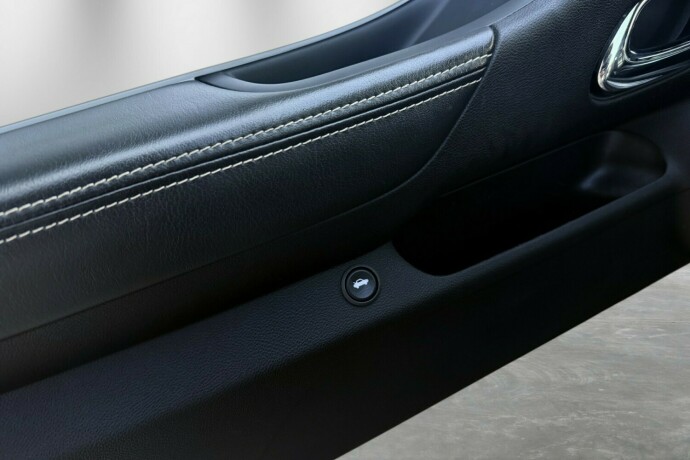 chevrolet-camaro-bensin-2012-big-26