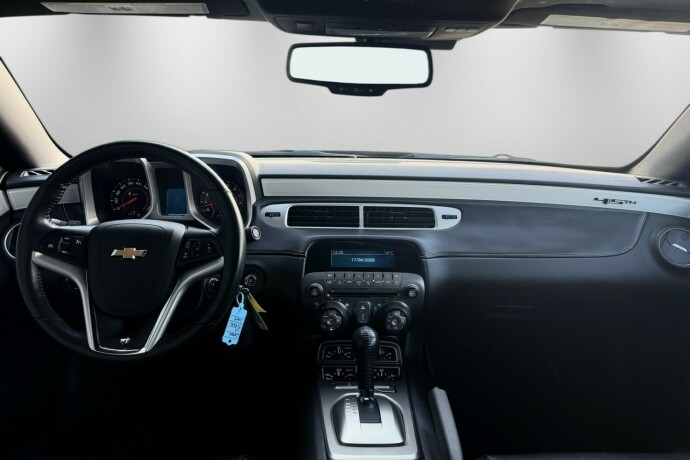 chevrolet-camaro-bensin-2012-big-13