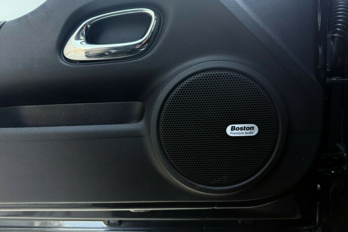 chevrolet-camaro-bensin-2012-big-25