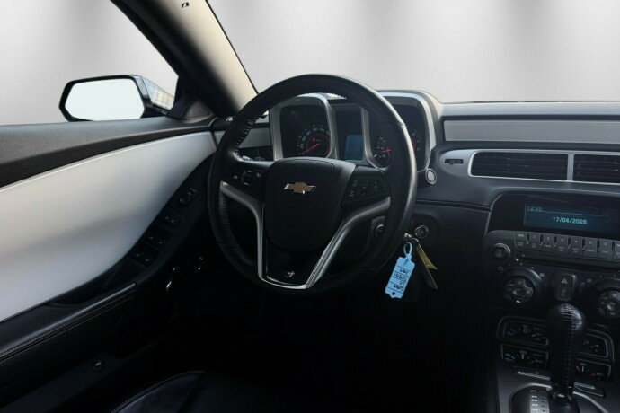 chevrolet-camaro-bensin-2012-big-16