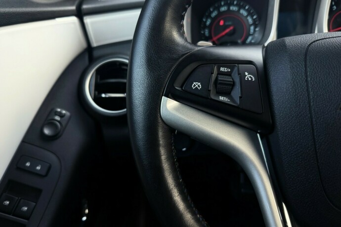 chevrolet-camaro-bensin-2012-big-19