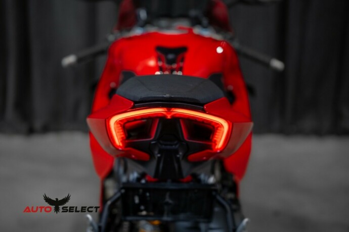 ducati-panigale-v4-s-bensin-2022-big-16