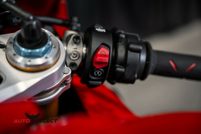ducati-panigale-v4-s-bensin-2022-big-24