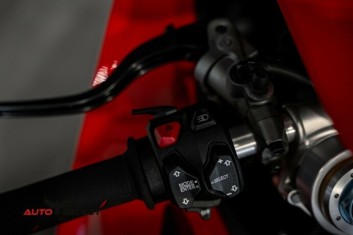 ducati-panigale-v4-s-bensin-2022-big-21