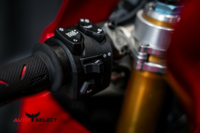 ducati-panigale-v4-s-bensin-2022-big-22