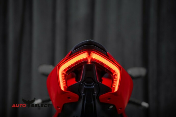 ducati-panigale-v4-s-bensin-2022-big-17