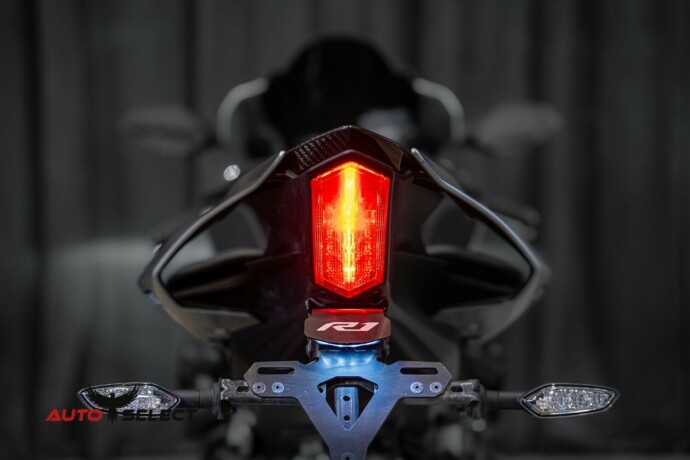 yamaha-yzf-r1m-bensin-2017-big-18