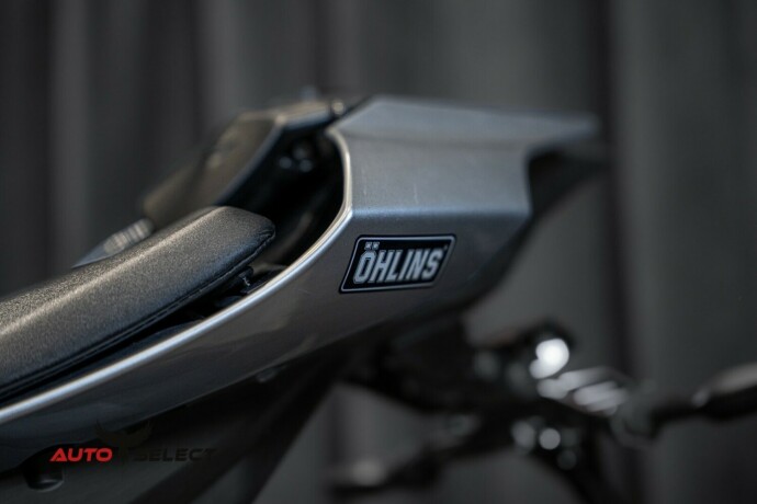 yamaha-yzf-r1m-bensin-2017-big-14