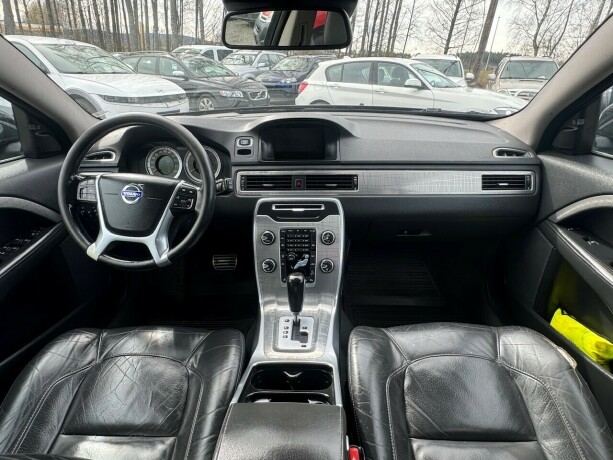 volvo-xc-70-diesel-2011-big-12