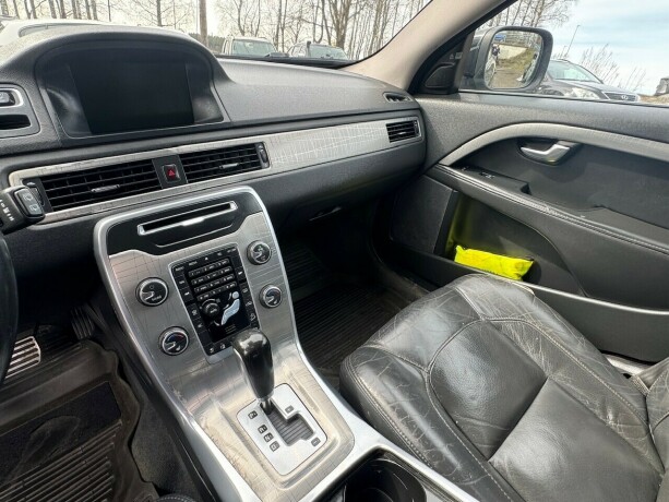 volvo-xc-70-diesel-2011-big-16