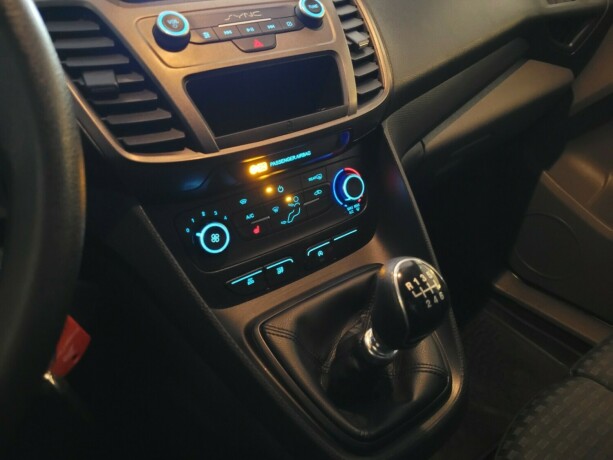 ford-transit-connect-diesel-2019-big-30