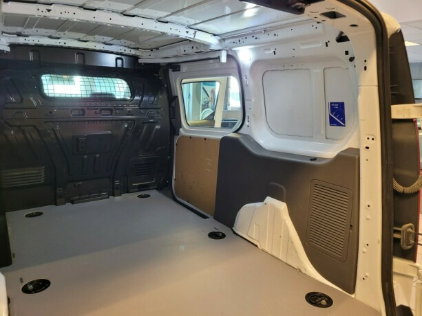 ford-transit-connect-diesel-2019-big-23