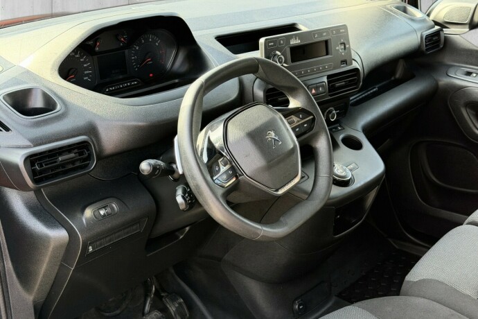 peugeot-partner-diesel-2021-big-6