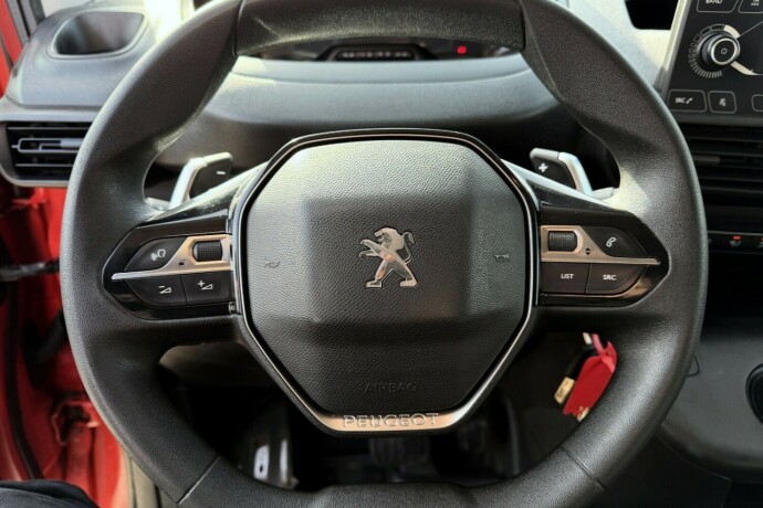 peugeot-partner-diesel-2021-big-9