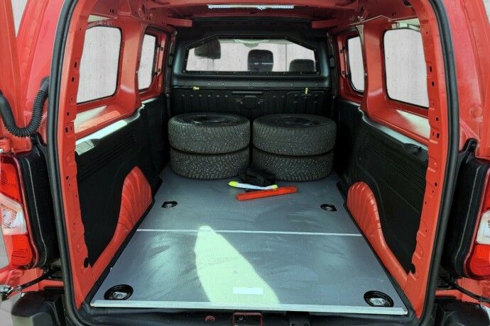 peugeot-partner-diesel-2021-big-10