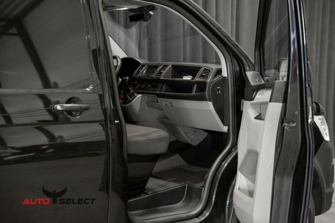 volkswagen-transporter-diesel-2018-big-16