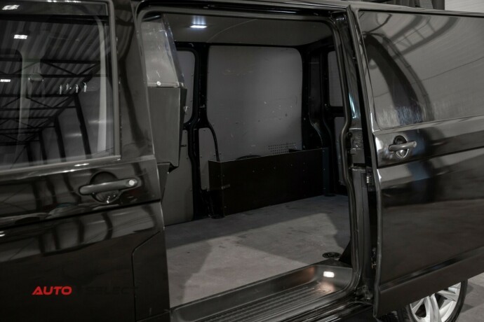 volkswagen-transporter-diesel-2018-big-8