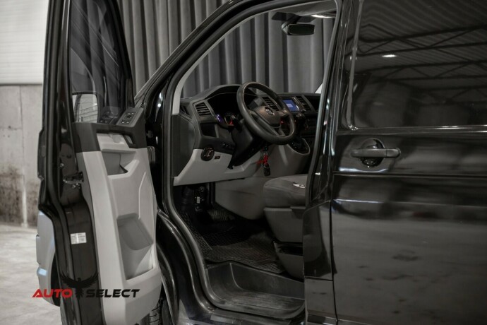 volkswagen-transporter-diesel-2018-big-19