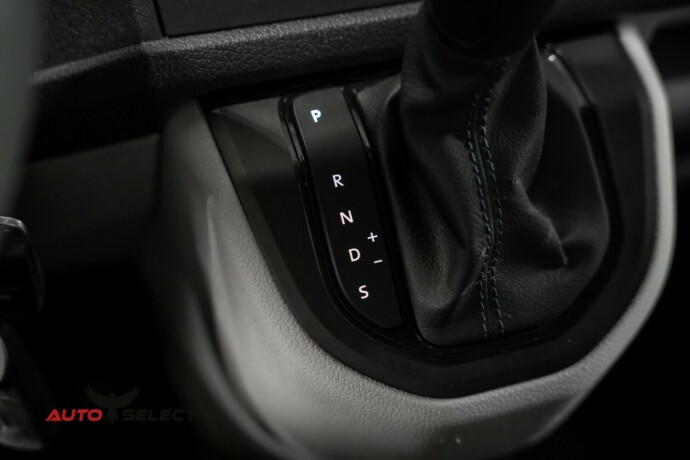 volkswagen-transporter-diesel-2018-big-27