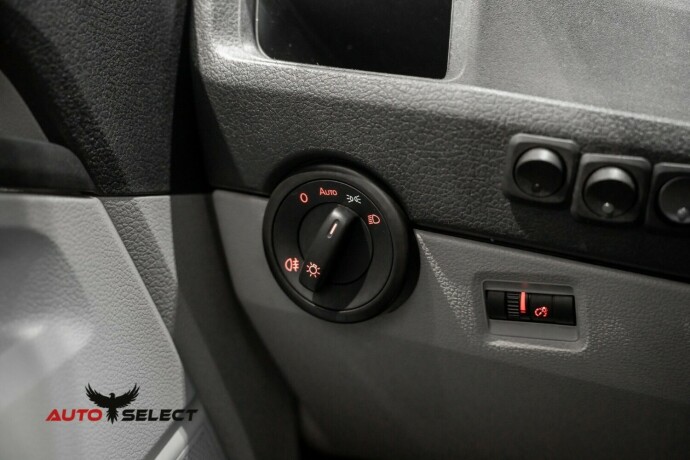 volkswagen-transporter-diesel-2018-big-23