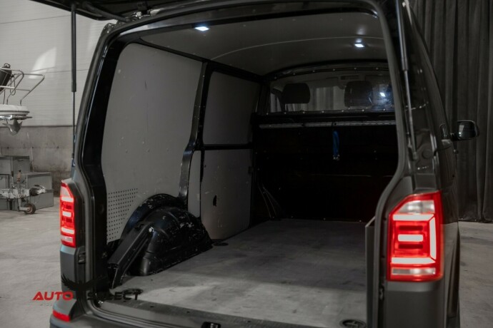 volkswagen-transporter-diesel-2018-big-12