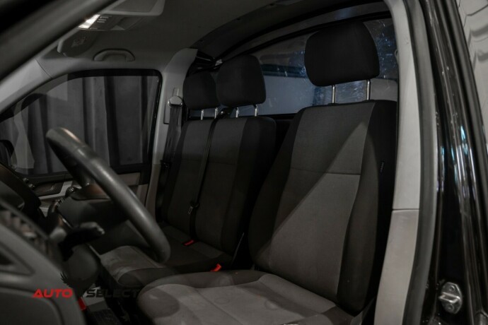 volkswagen-transporter-diesel-2018-big-21