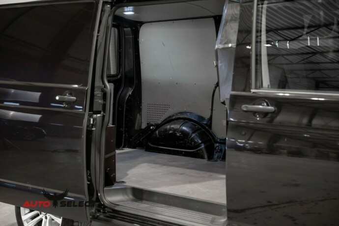 volkswagen-transporter-diesel-2018-big-14