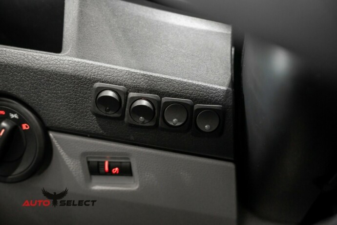 volkswagen-transporter-diesel-2018-big-25