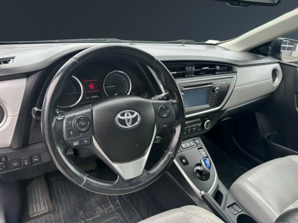 toyota-auris-elektrisitetbensin-2014-big-8