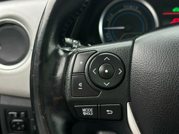 toyota-auris-elektrisitetbensin-2014-big-23