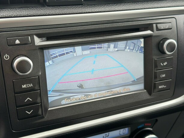 toyota-auris-elektrisitetbensin-2014-big-20