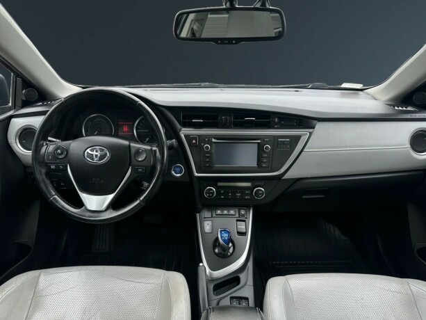 toyota-auris-elektrisitetbensin-2014-big-9