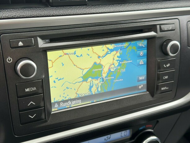 toyota-auris-elektrisitetbensin-2014-big-19