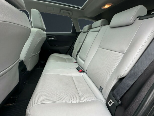 toyota-auris-elektrisitetbensin-2014-big-11