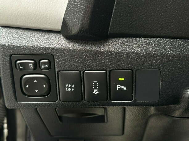 toyota-auris-elektrisitetbensin-2014-big-27