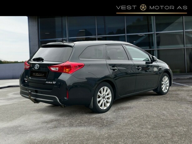 toyota-auris-elektrisitetbensin-2014-big-7